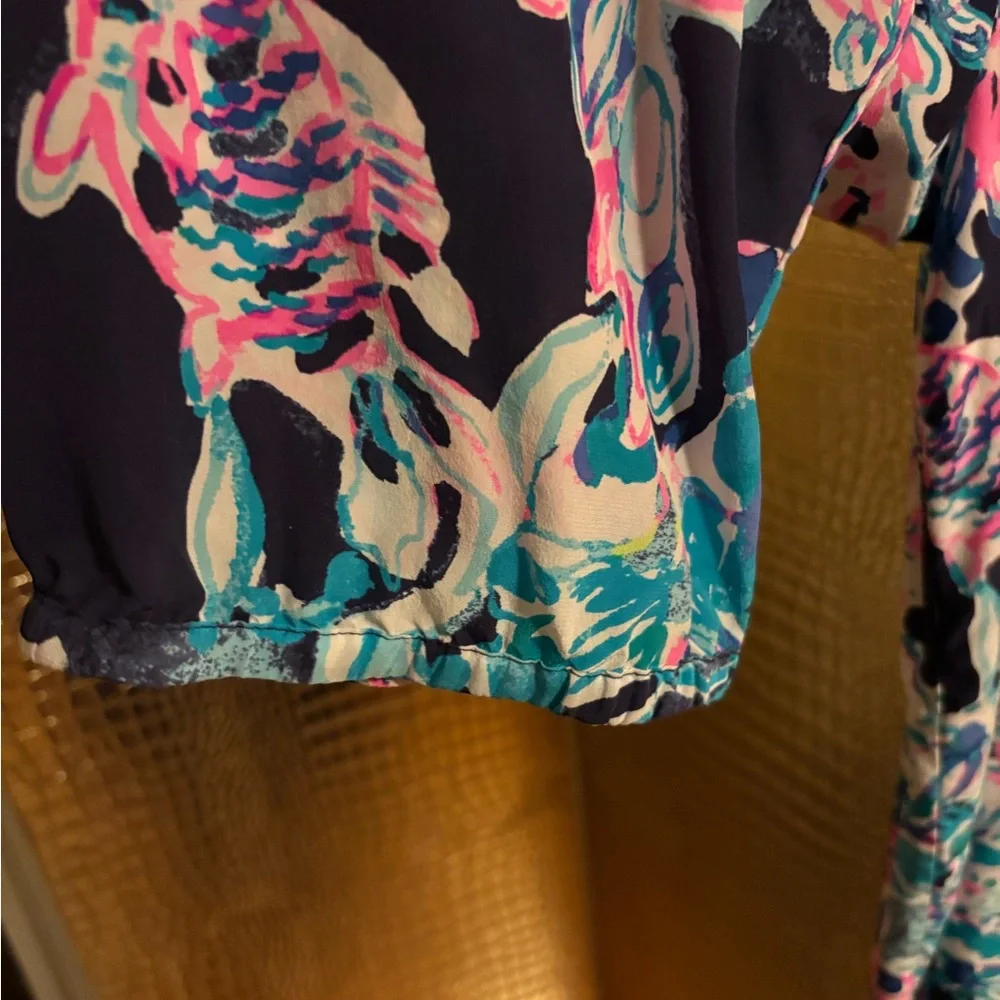 Lilly Pulitzer Elsa Silk Blouse Beautiful Pattern of Pinks and Blues - Picture 5 of 10